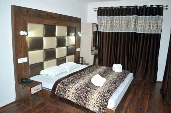 Royal Velvet Hotel