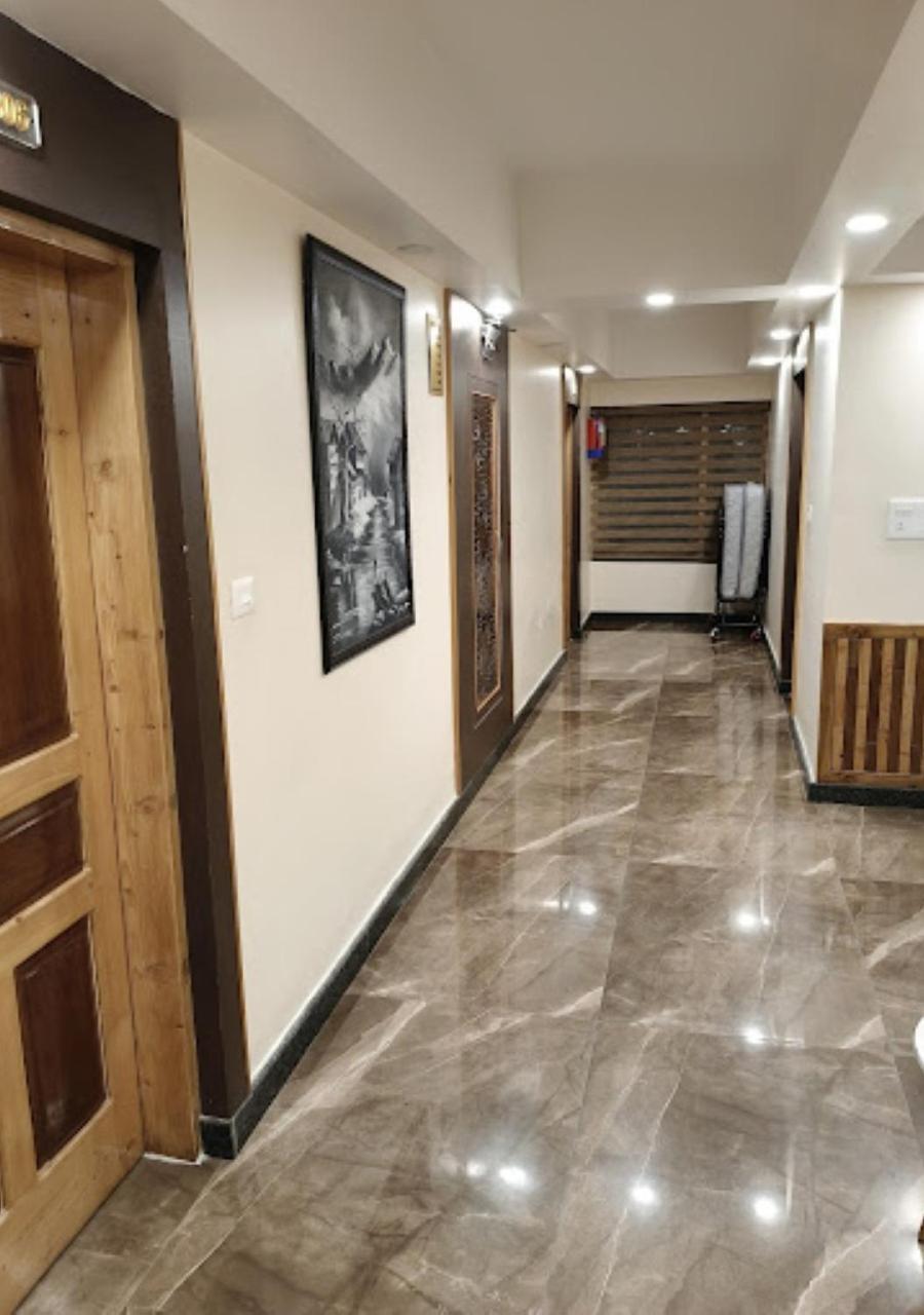 Hotel Grand Mir International, Srinagar (Jammu and Kashmir)