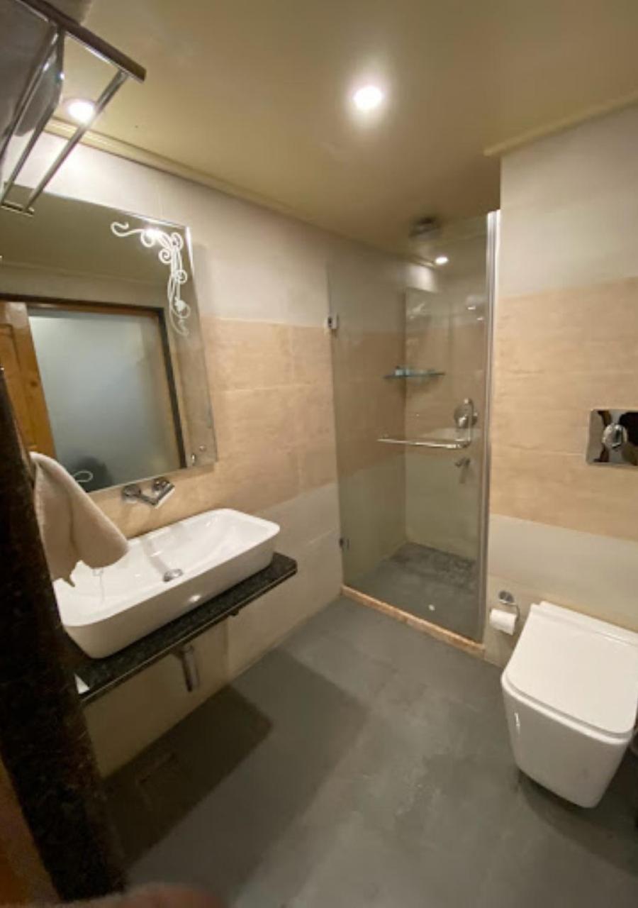 Grand Mir International, Hotel 5*