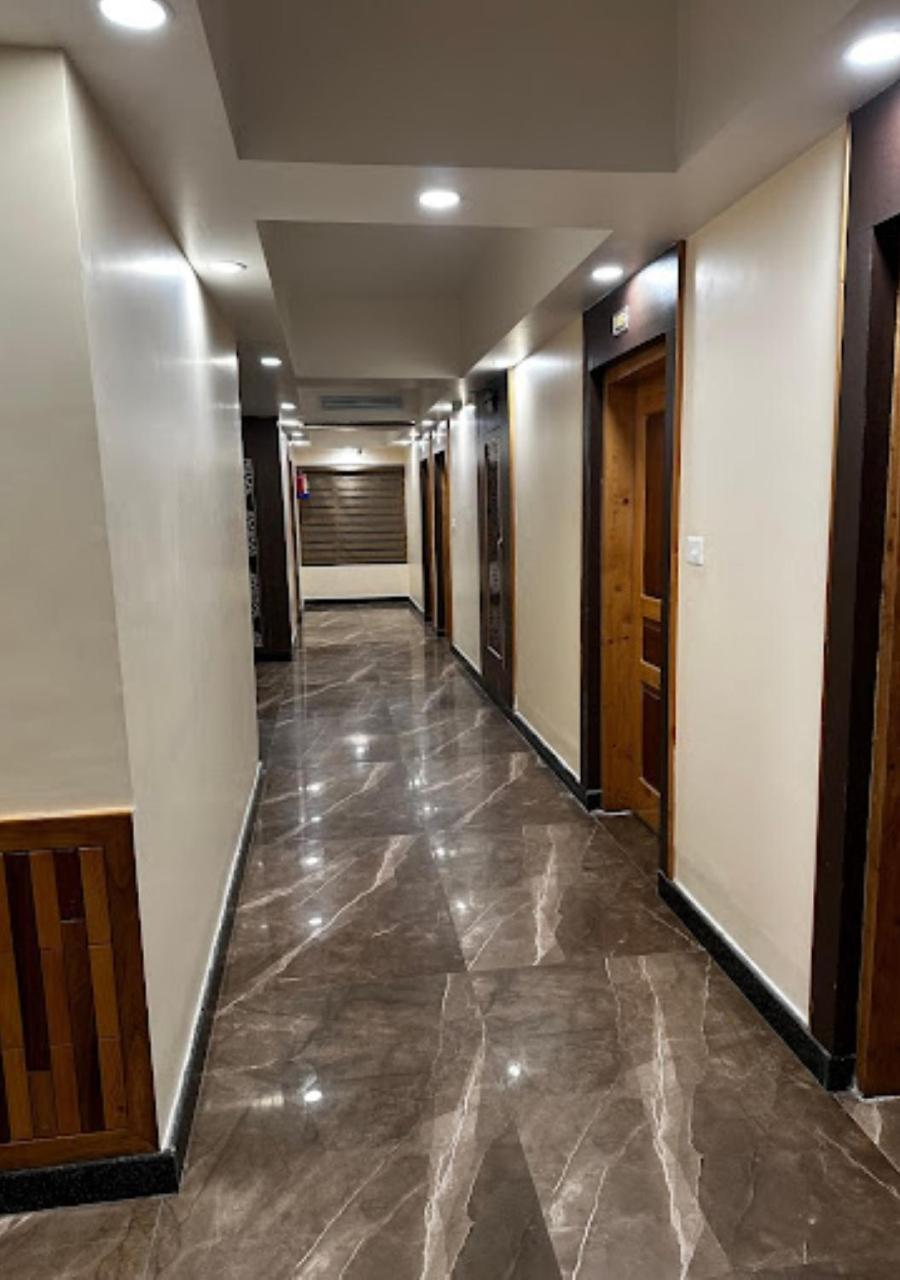 Grand Mir International, 5*