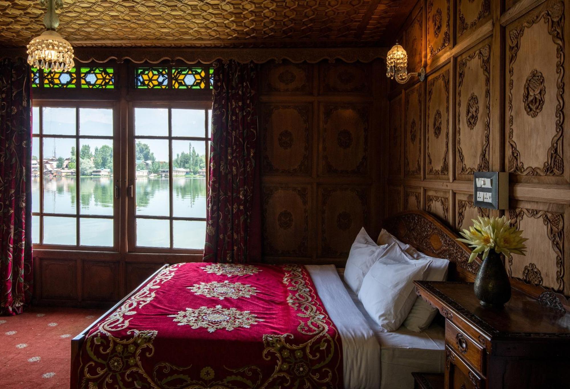 Mascot Houseboats Srinagar (Jammu and Kashmir)