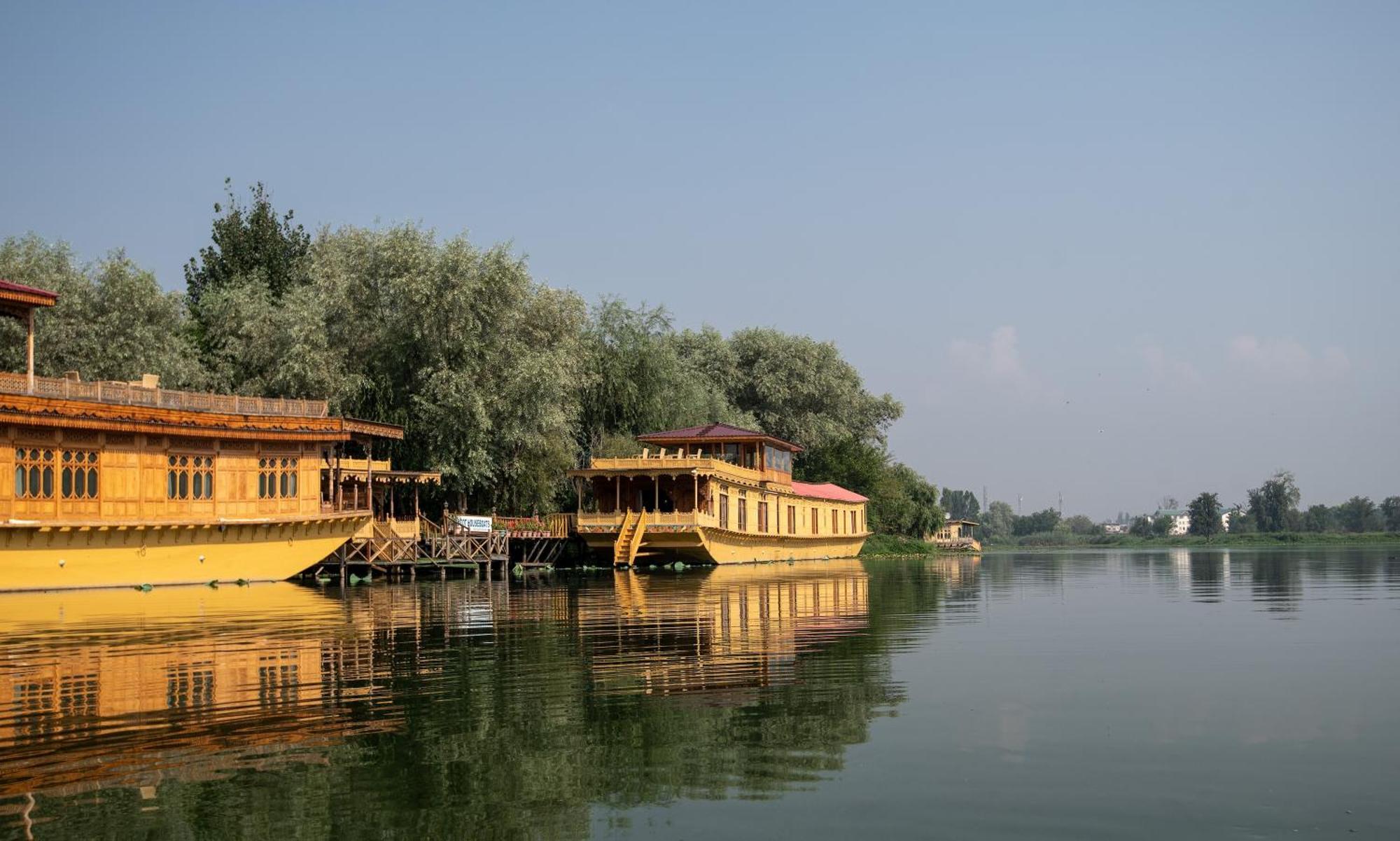 Botel Mascot Houseboats Srinagar (Jammu and Kashmir)