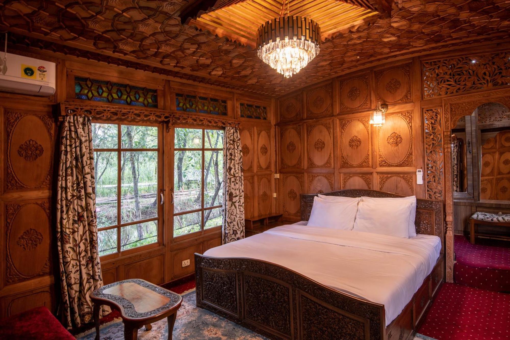 Botel Mascot Houseboats 5*