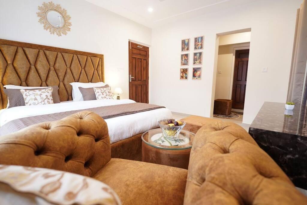 Walisons Spirea 3 Bhk B1 * Srinagar (Jammu and Kashmir)