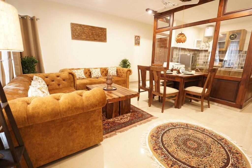 Apartment Walisons Spirea 3 Bhk B1 *