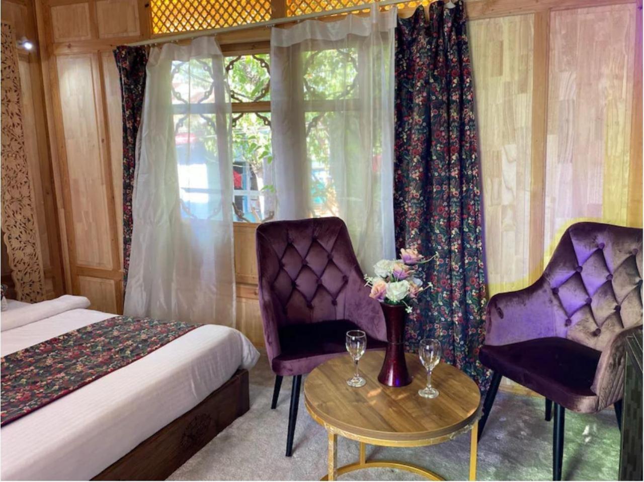 Hotel The Heritage Group Of Houseboats