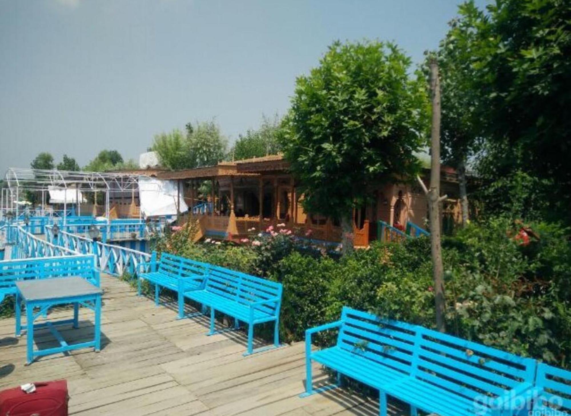 The Heritage Group Of Houseboats