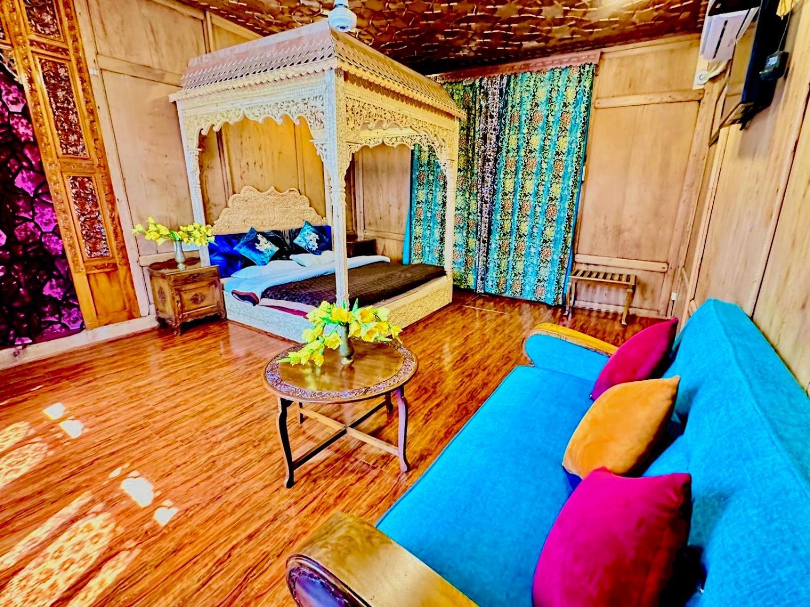 Hotel The Heritage Group Of Houseboats 4*