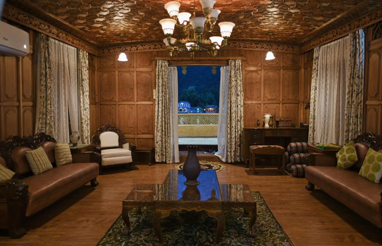 Hotel The Heritage Group Of Houseboats Srinagar (Jammu and Kashmir)