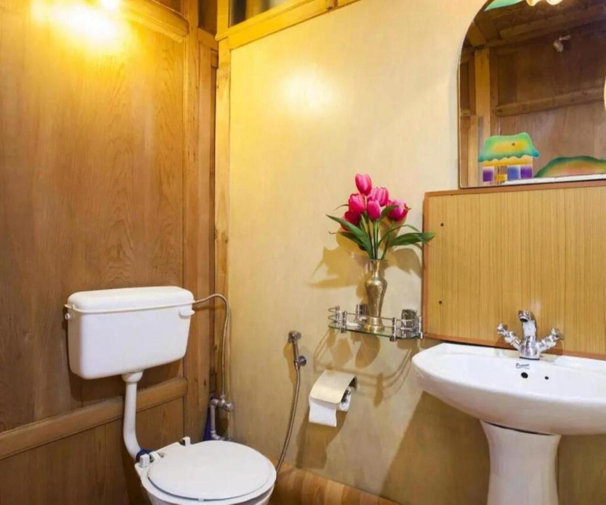 The Heritage Group Of Houseboats