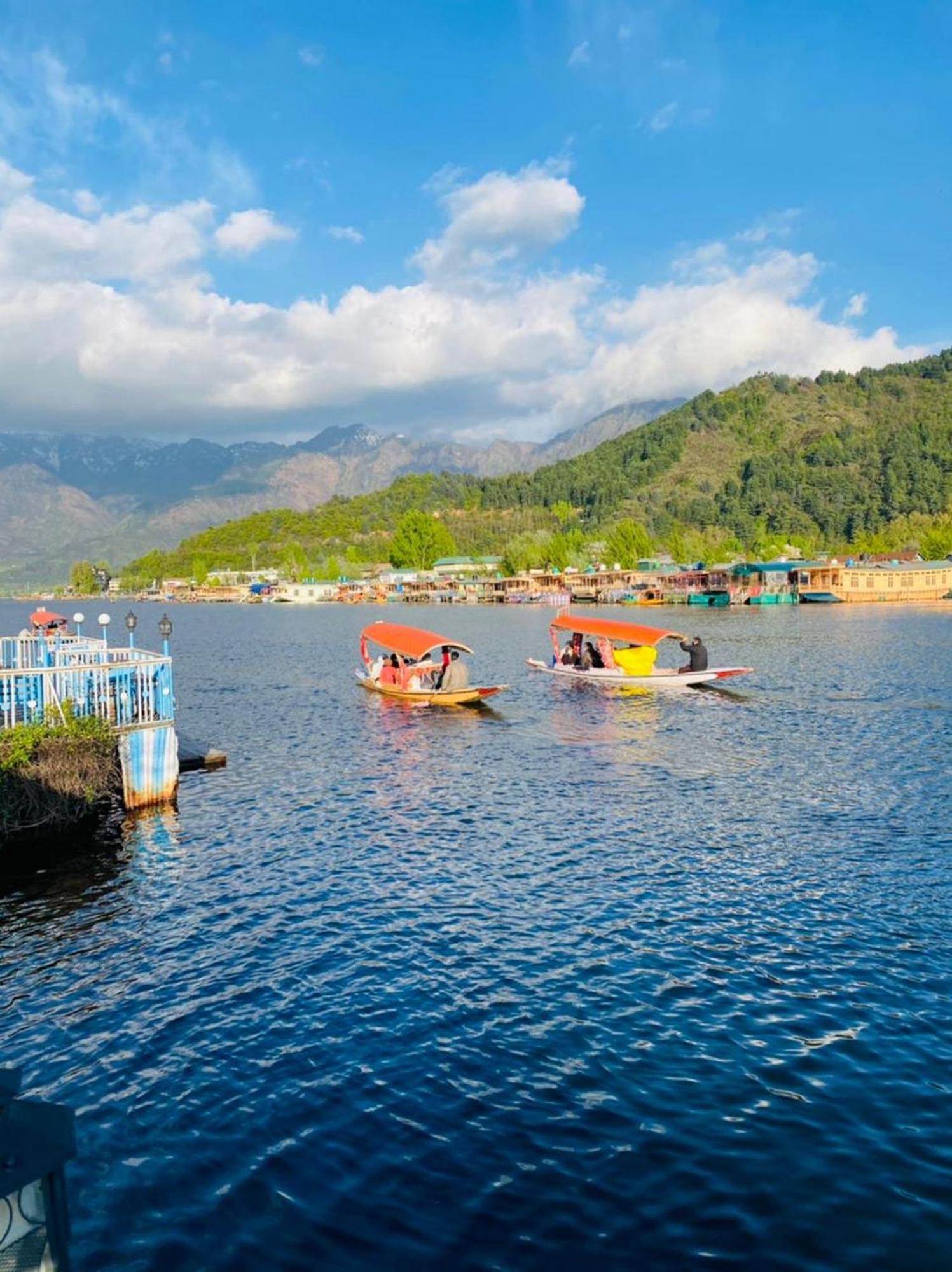 Hotel The Heritage Group Of Houseboats Srinagar (Jammu and Kashmir)
