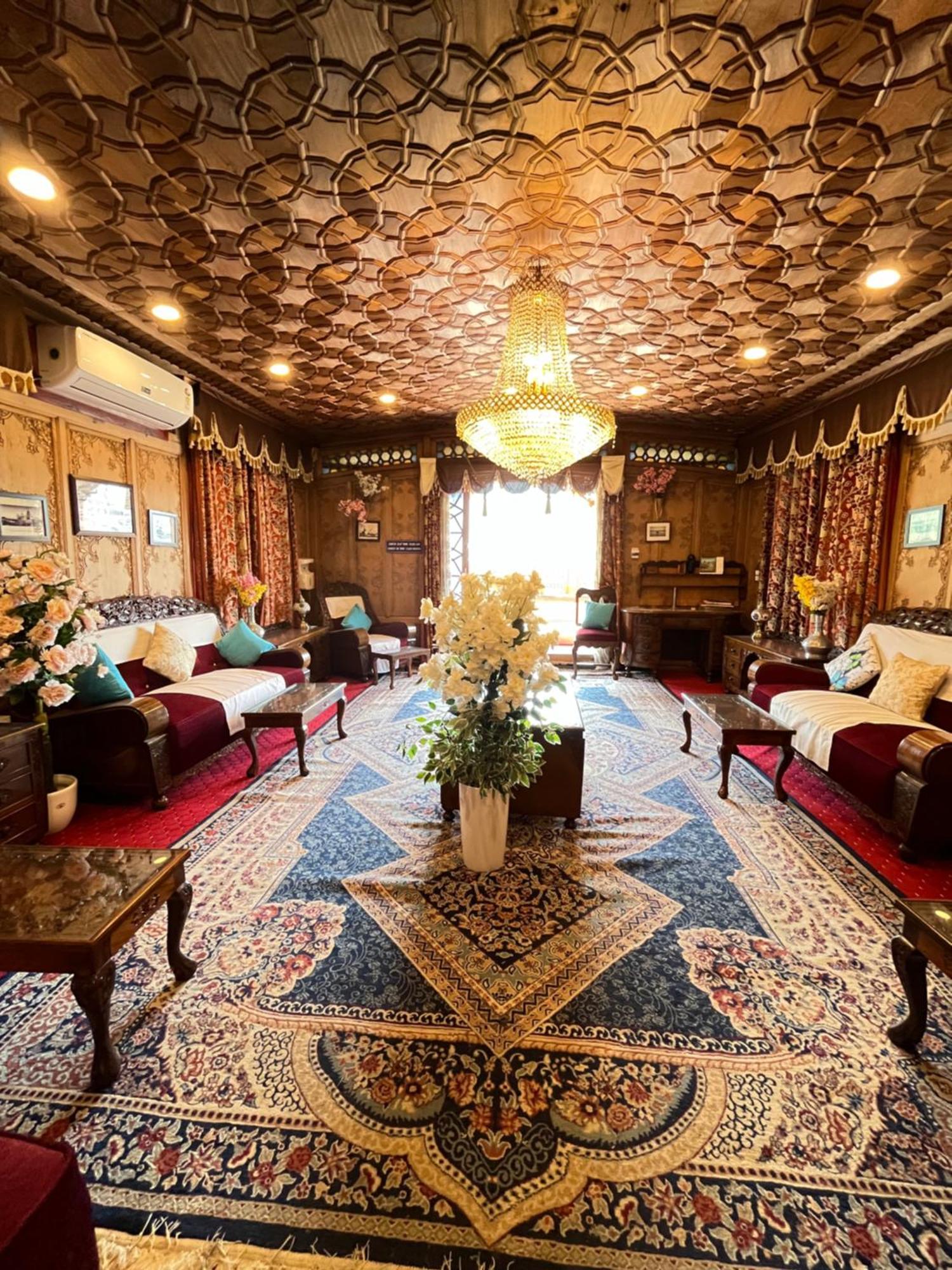 Hotel Crown Of India Group Of Houseboats 4*
