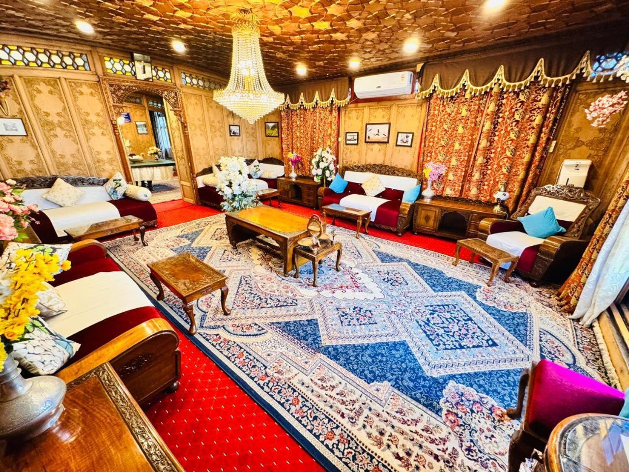 Crown Of India Group Of Houseboats