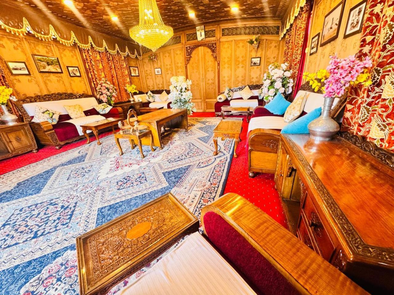 Hotel Crown Of India Group Of Houseboats 4*