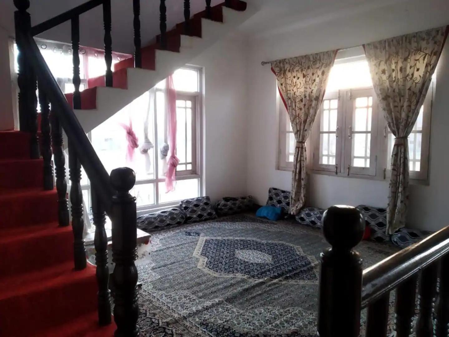 Snow White Villa Srinagar (Jammu and Kashmir)