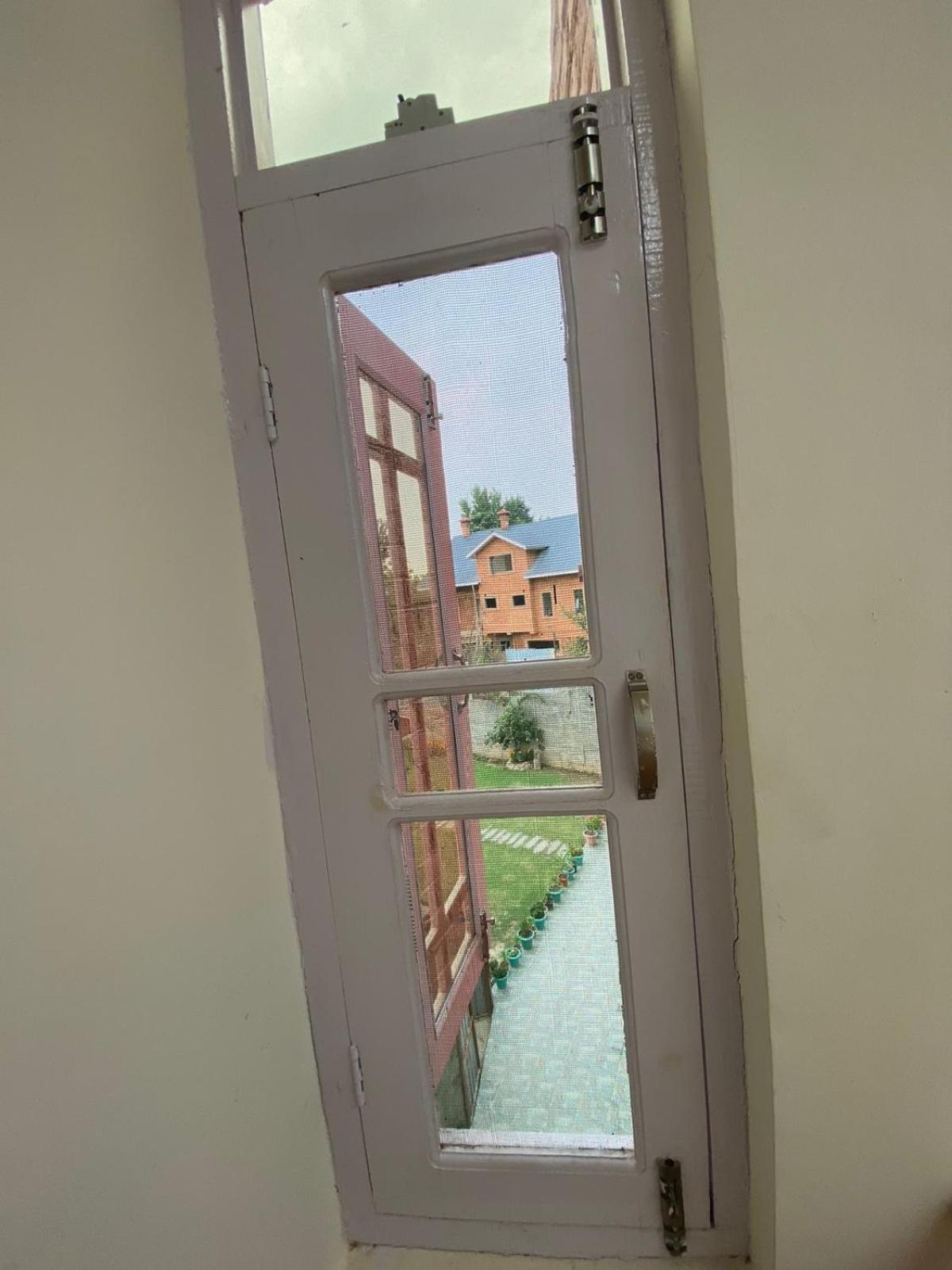 Villa Anjeer Srinagar (Jammu and Kashmir)
