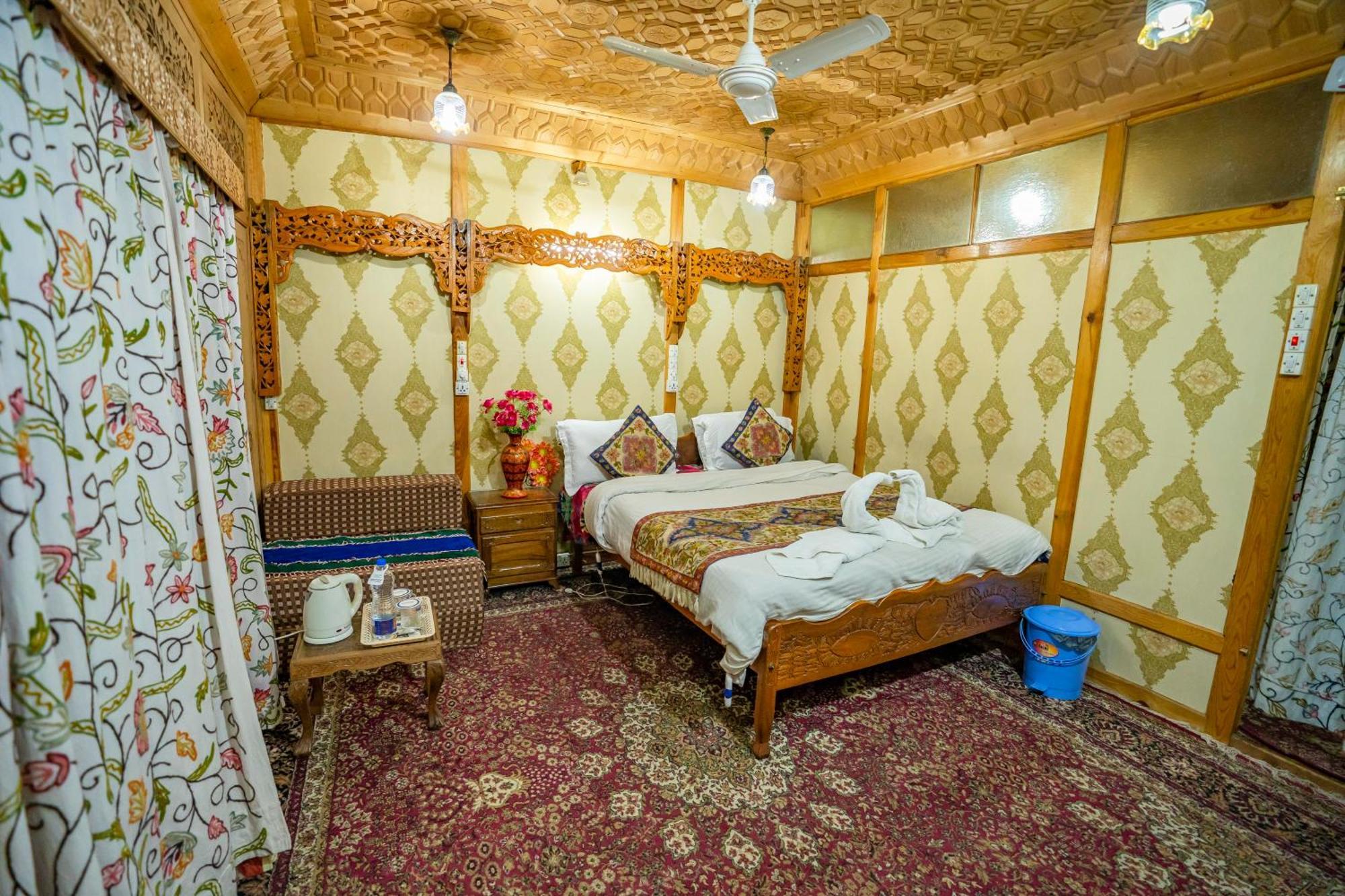The Altaf Group Of Houseboats Srinagar (Jammu and Kashmir)