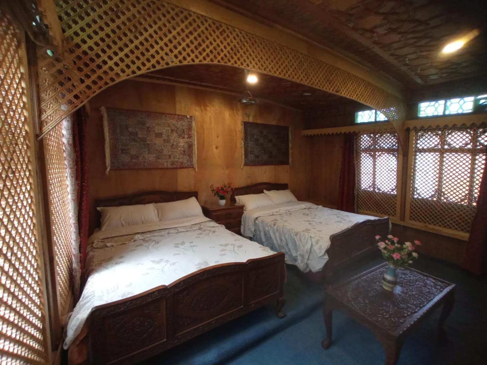 Botel Snowgoose Group Of Houseboats