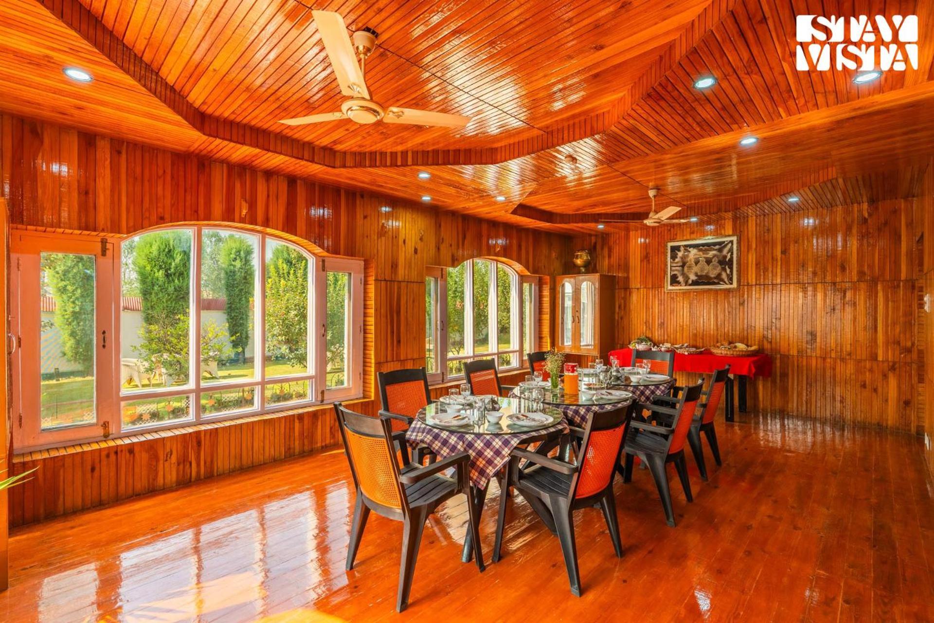 Stayvista At Wooden Arches With Lawn, Jacuzzi & Bbq