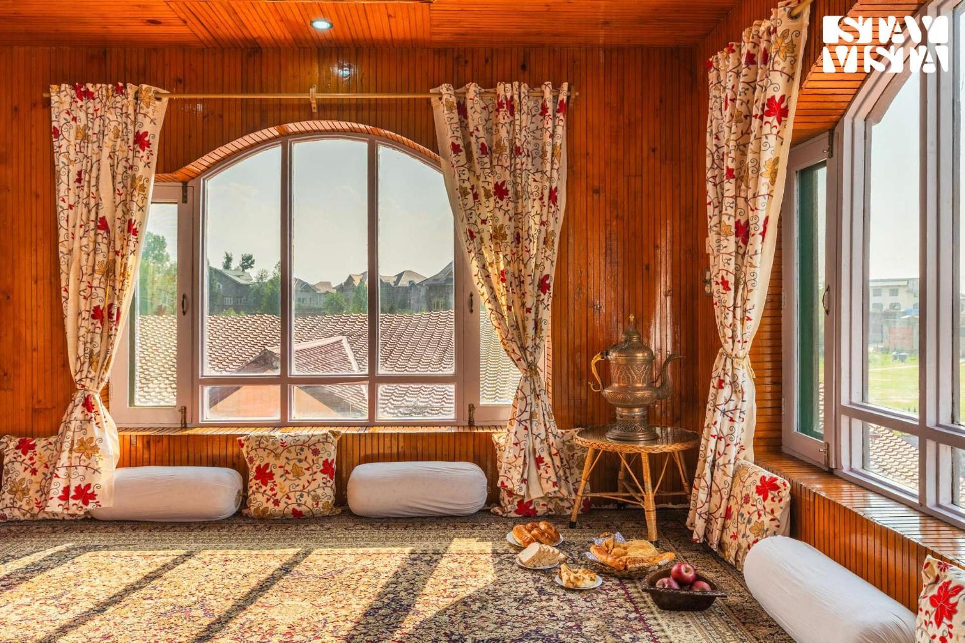 Stayvista At Wooden Arches With Lawn, Jacuzzi & Bbq * Srinagar (Jammu and Kashmir)