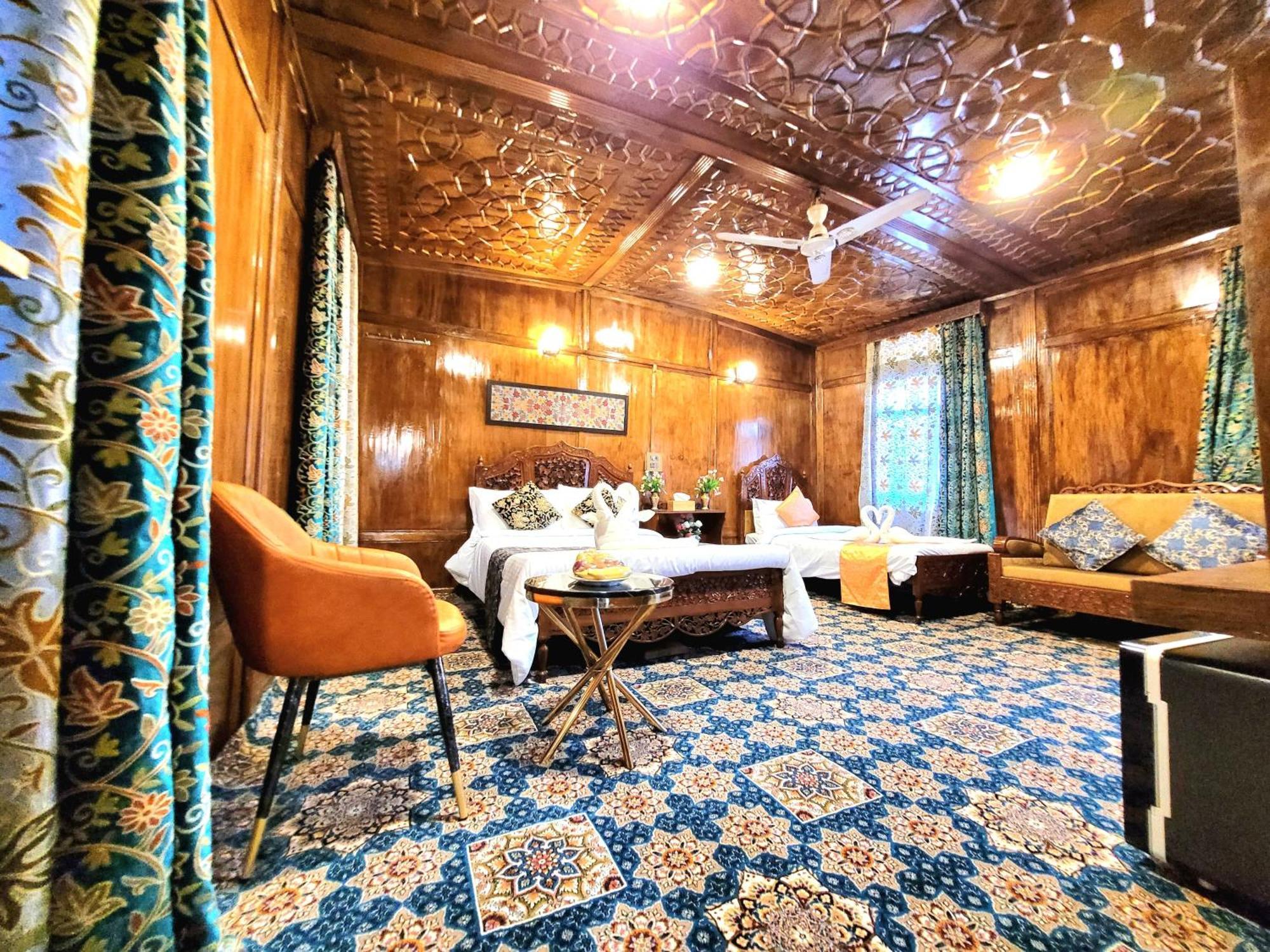 Aziz Group Of Houseboats 4* Srinagar (Jammu and Kashmir)