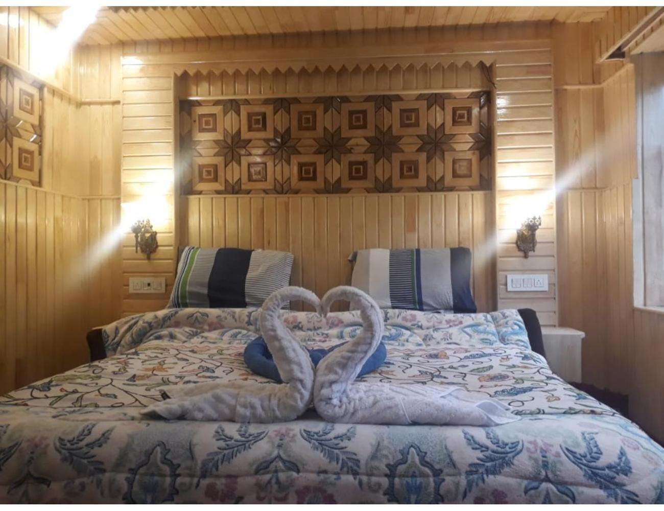 Grand , Homestay *