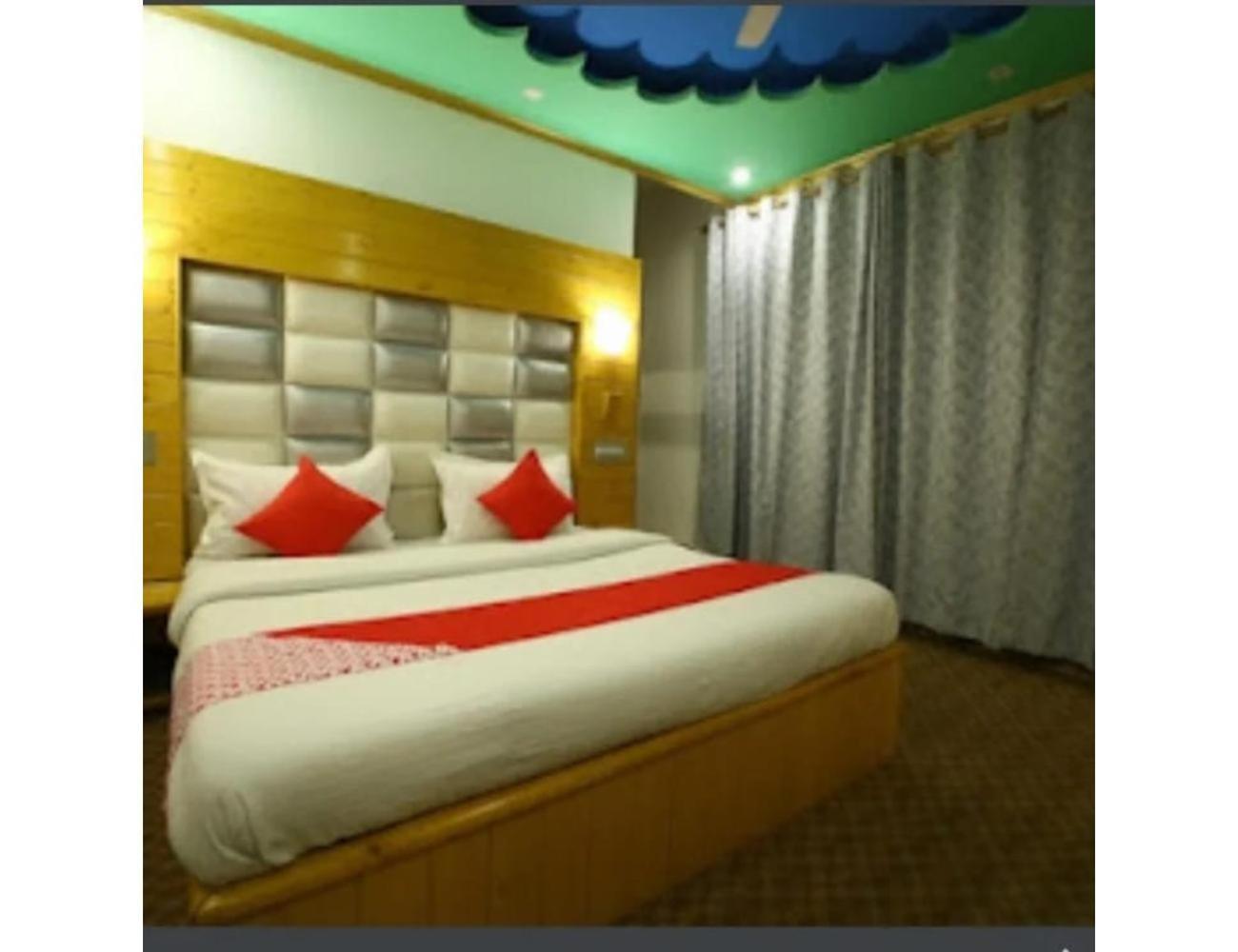 Grand , Homestay Srinagar (Jammu and Kashmir)