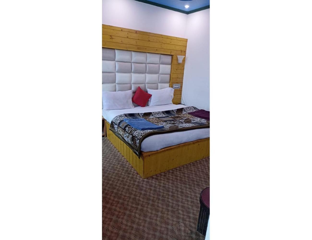 Homestay Grand , Srinagar (Jammu and Kashmir)