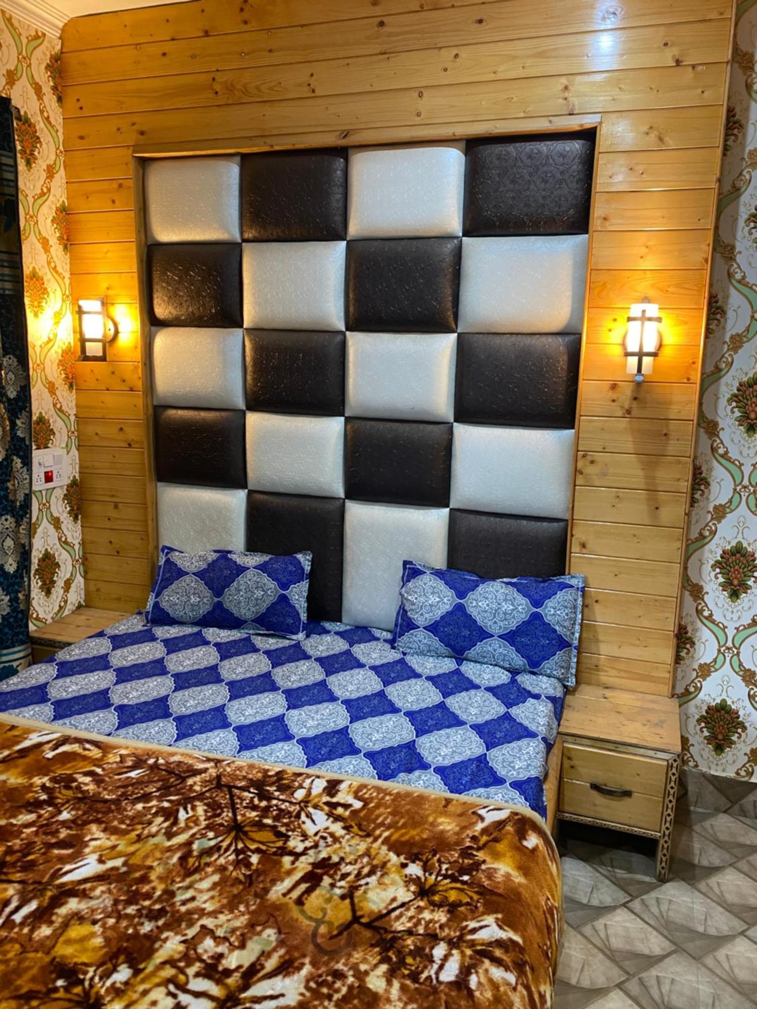 Sheikh * Srinagar (Jammu and Kashmir)