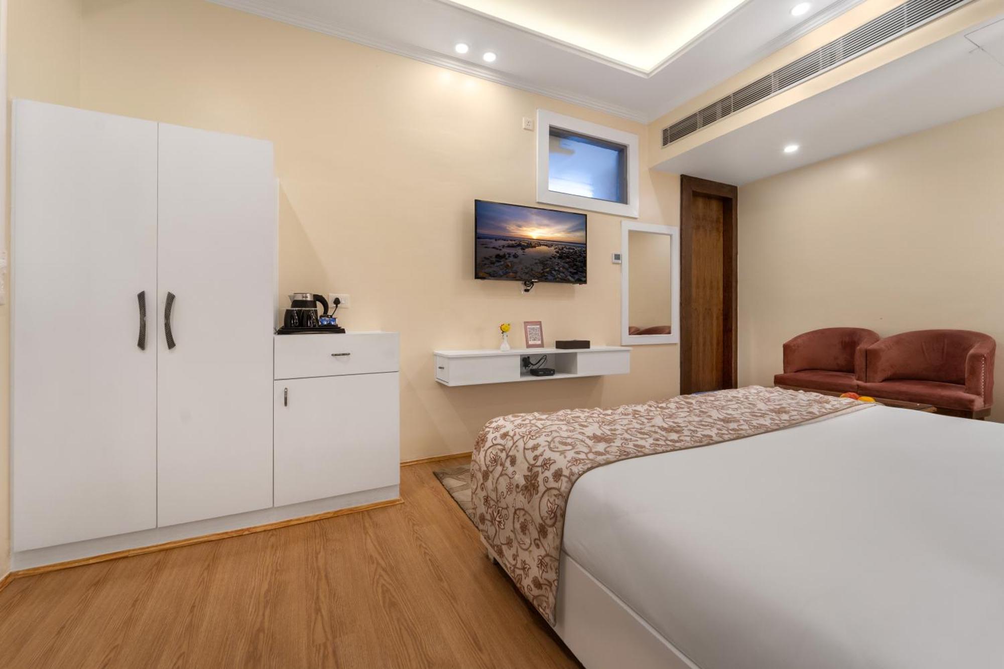 Arco And Hotel