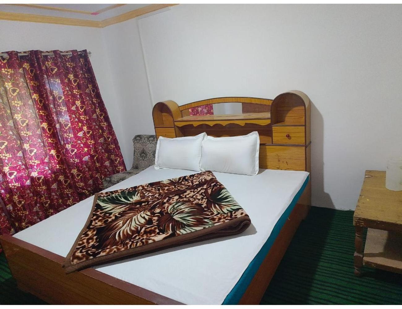 Gulzar Palace, Homestay Srinagar (Jammu and Kashmir)