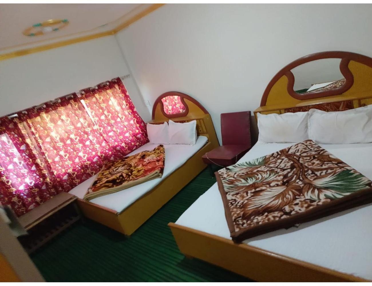 Gulzar Palace,
