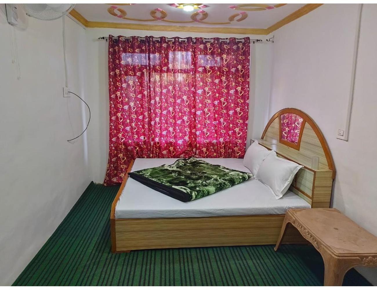 Gulzar Palace,