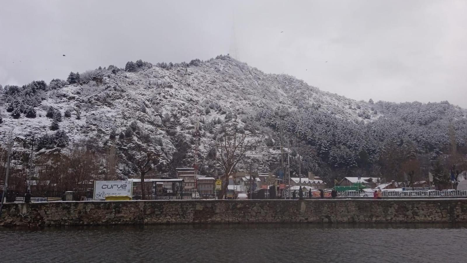 Homestay Island And Srinagar (Jammu and Kashmir)