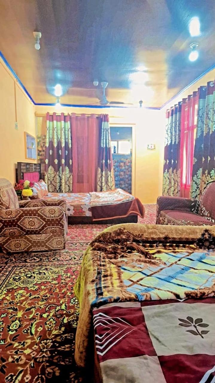Guest house Lake View Qazi Srinagar (Jammu and Kashmir)