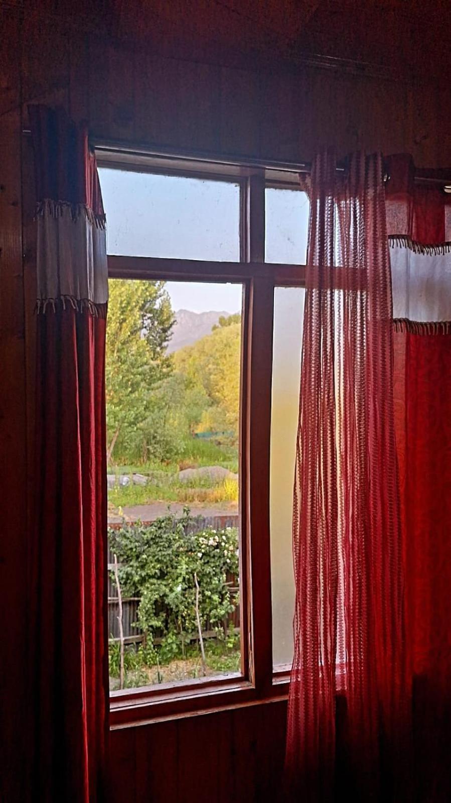 Lake View Qazi Guest house Srinagar (Jammu and Kashmir)