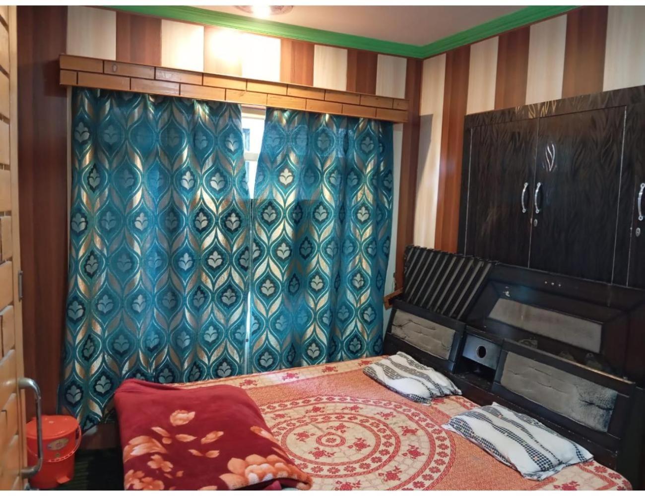 Homestay Al-azizia, Srinagar (Jammu and Kashmir)