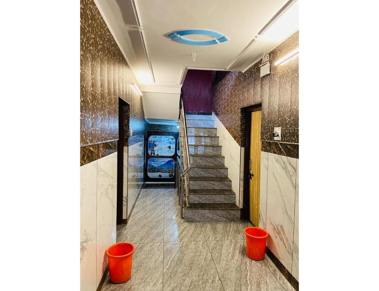 Homestay Heeposh, *