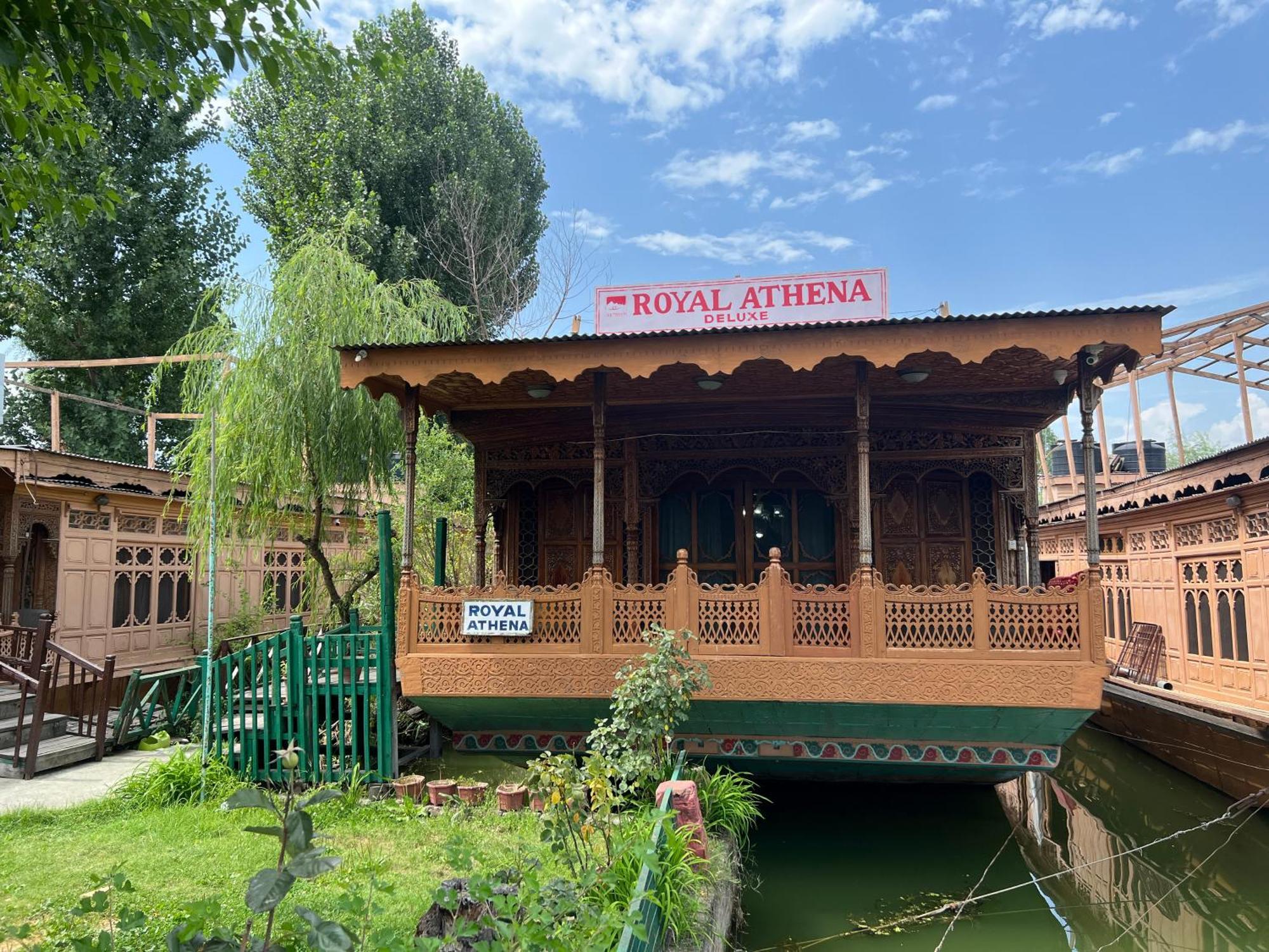 Royal Athena Group Of Houseboats * Srinagar (Jammu and Kashmir)