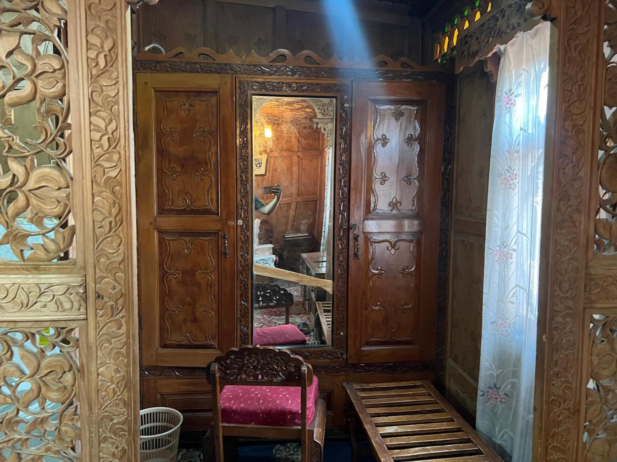 Royal Athena Group Of Houseboats * Srinagar (Jammu and Kashmir)