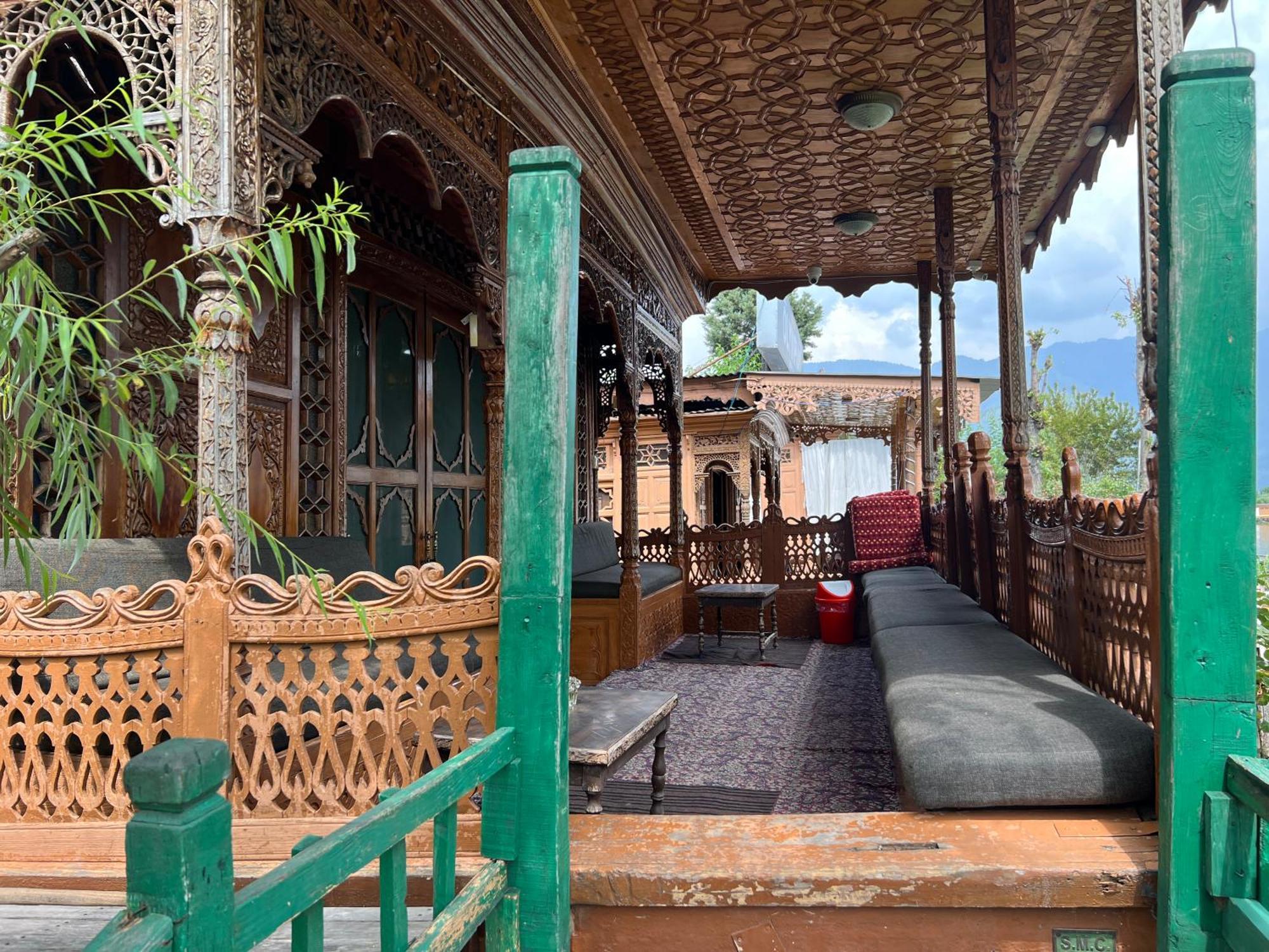 Royal Athena Group Of Houseboats * Srinagar (Jammu and Kashmir)