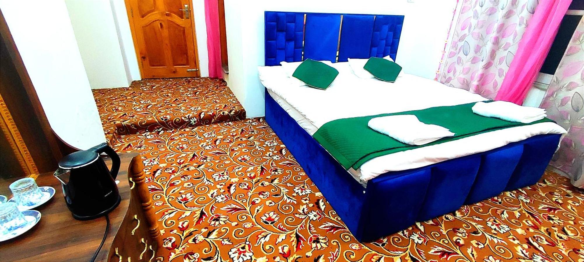The Clover Homestay Srinagar (Jammu and Kashmir)