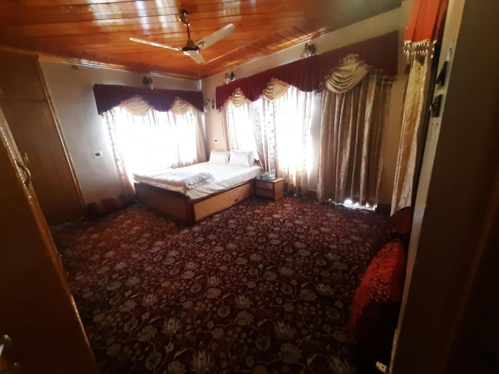 Rufaie Manzil * Srinagar (Jammu and Kashmir)