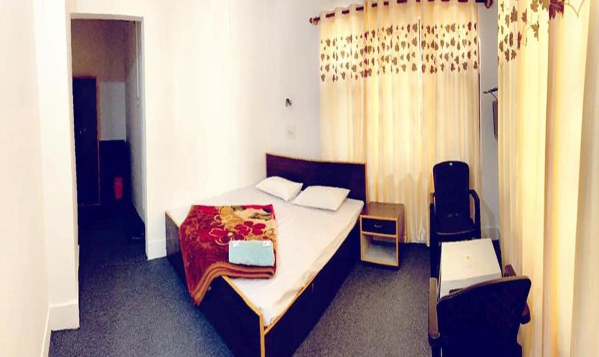 Fabhotel Ta Hayaat Hotel Srinagar (Jammu and Kashmir)