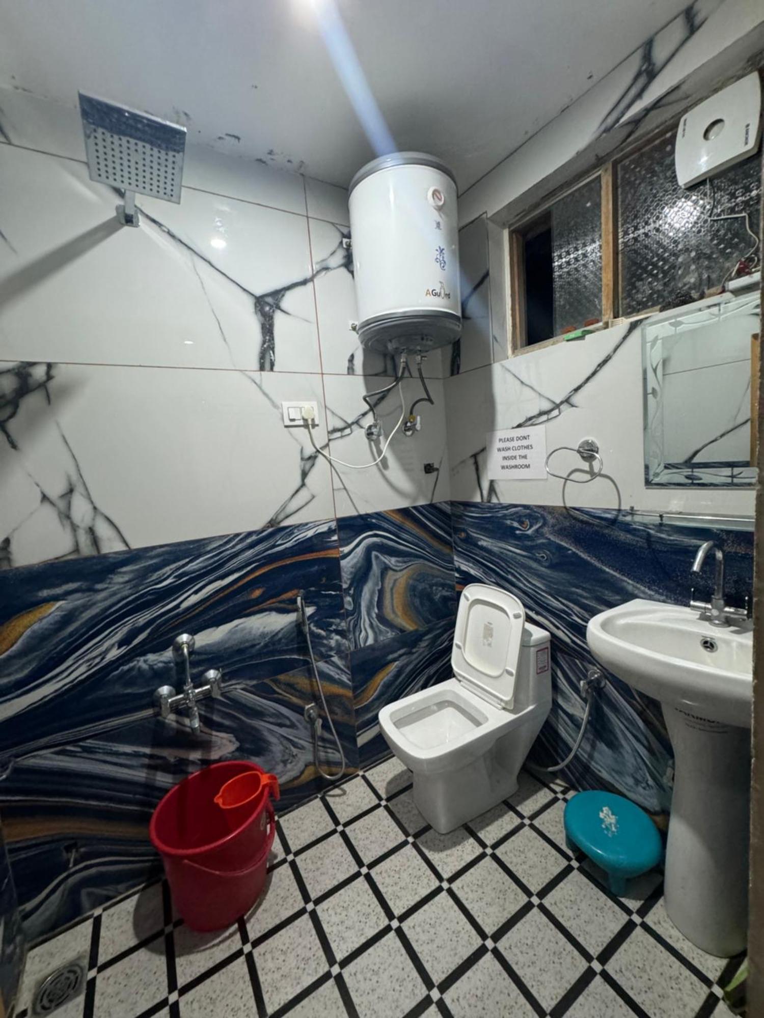 Hotel Tripzigo Srinagar (Jammu and Kashmir)