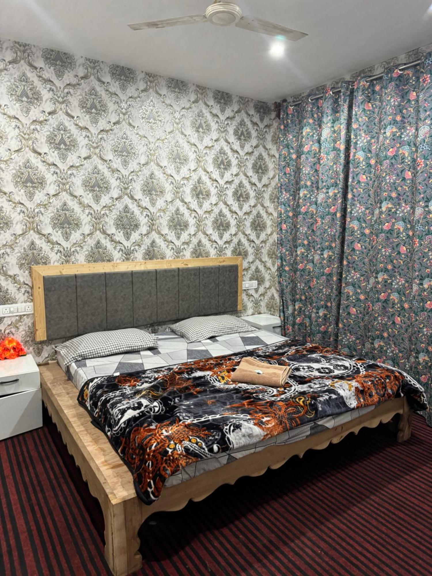Tripzigo Hotel Srinagar (Jammu and Kashmir)