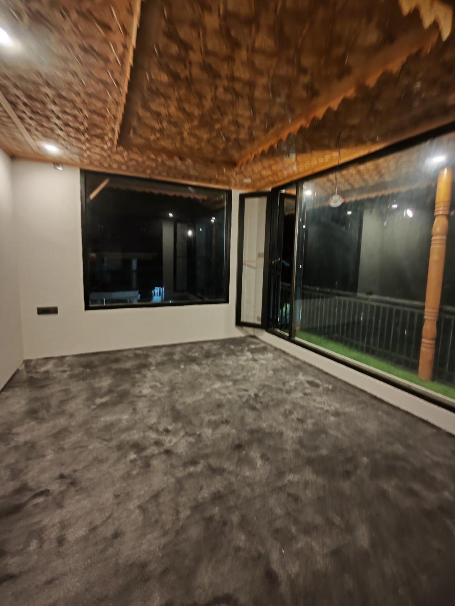 Adi Hotel 3*