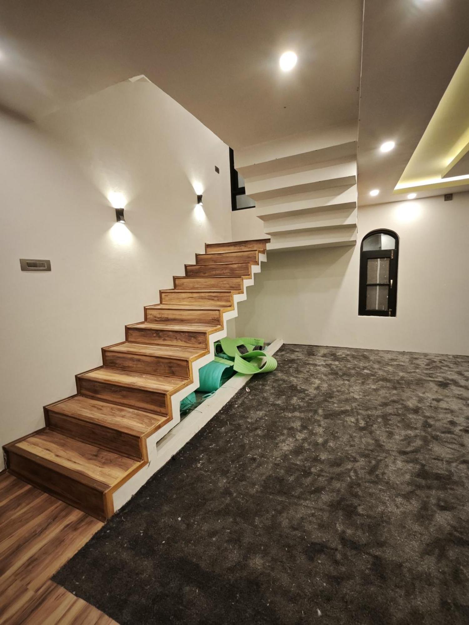 Adi Hotel Srinagar (Jammu and Kashmir)