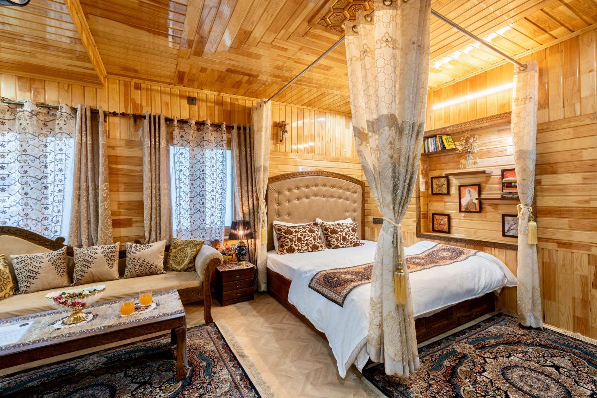 Villa Argawan Srinagar (Jammu and Kashmir)