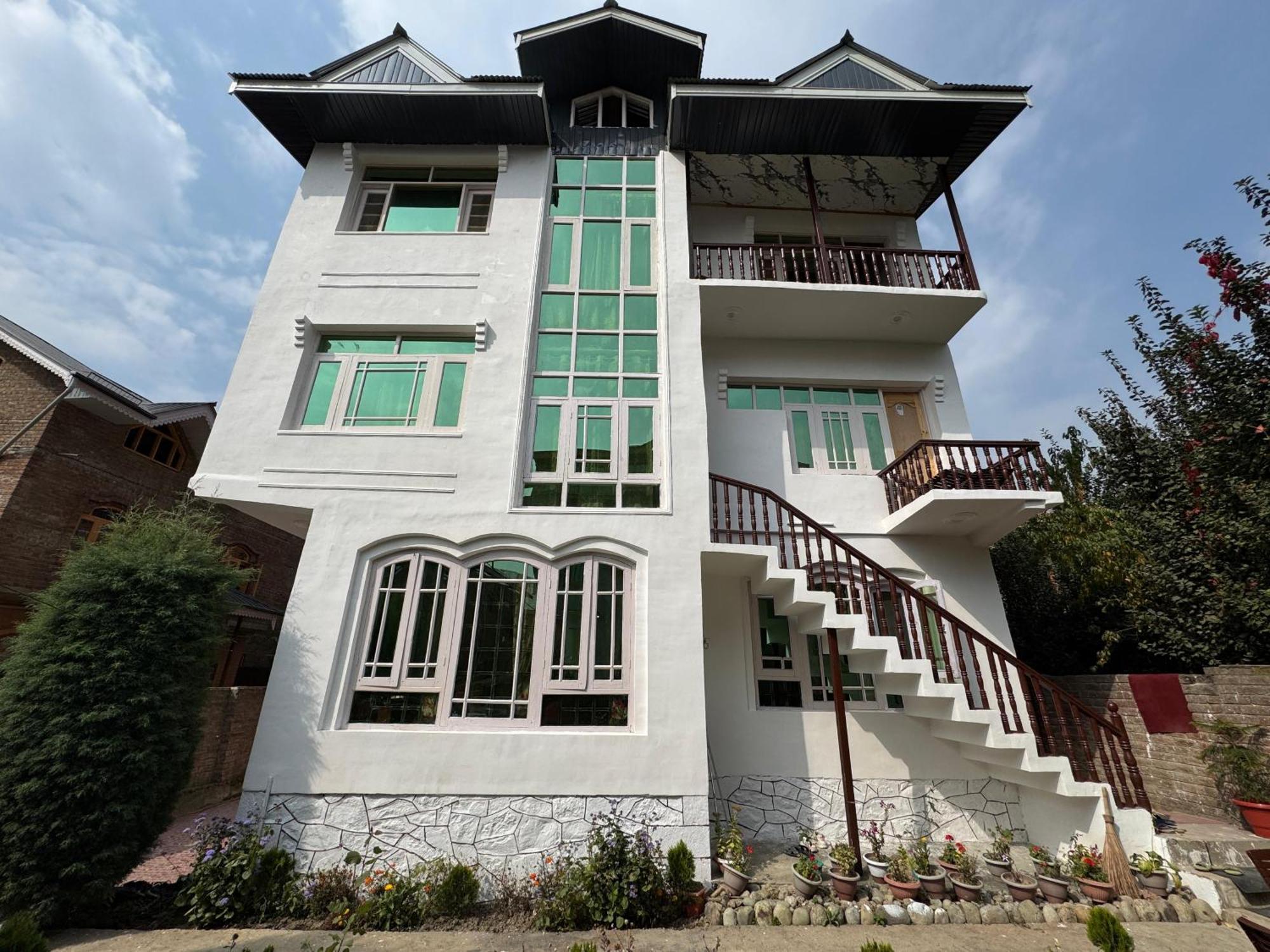 Shesh Bagh Boutique Luxury Retreat
